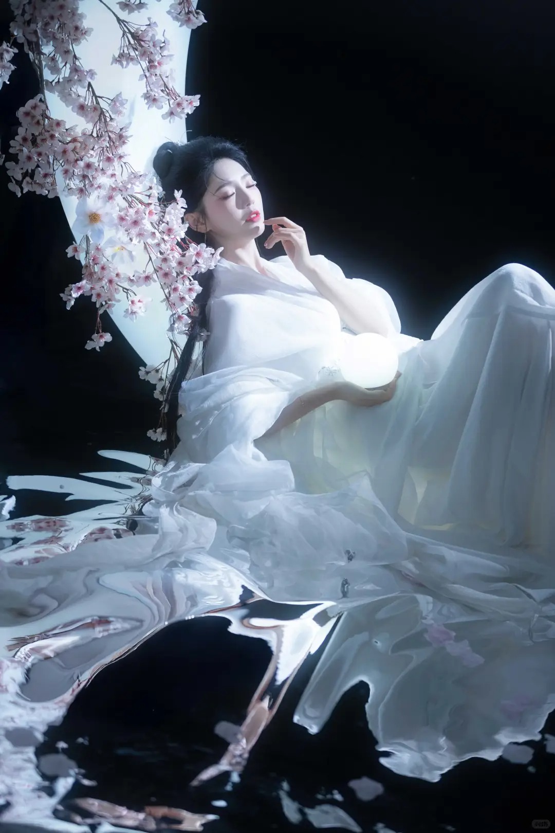 花前月下🌙｜自带唯美浪漫的意境氛围感_14_成都美人赋古风艺术照_来自小红书网页版.jpg