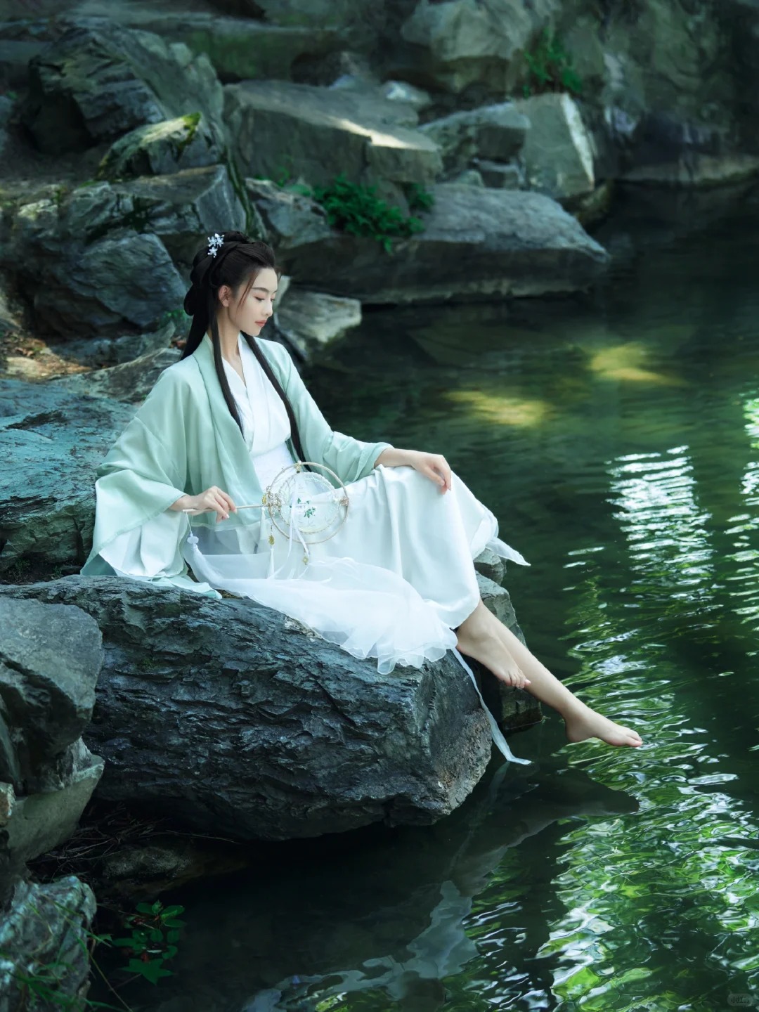 颐和园约拍📸温婉可人的江南古风写真_8_阑梦古装摄影写真馆_来自小红书网页版.jpg