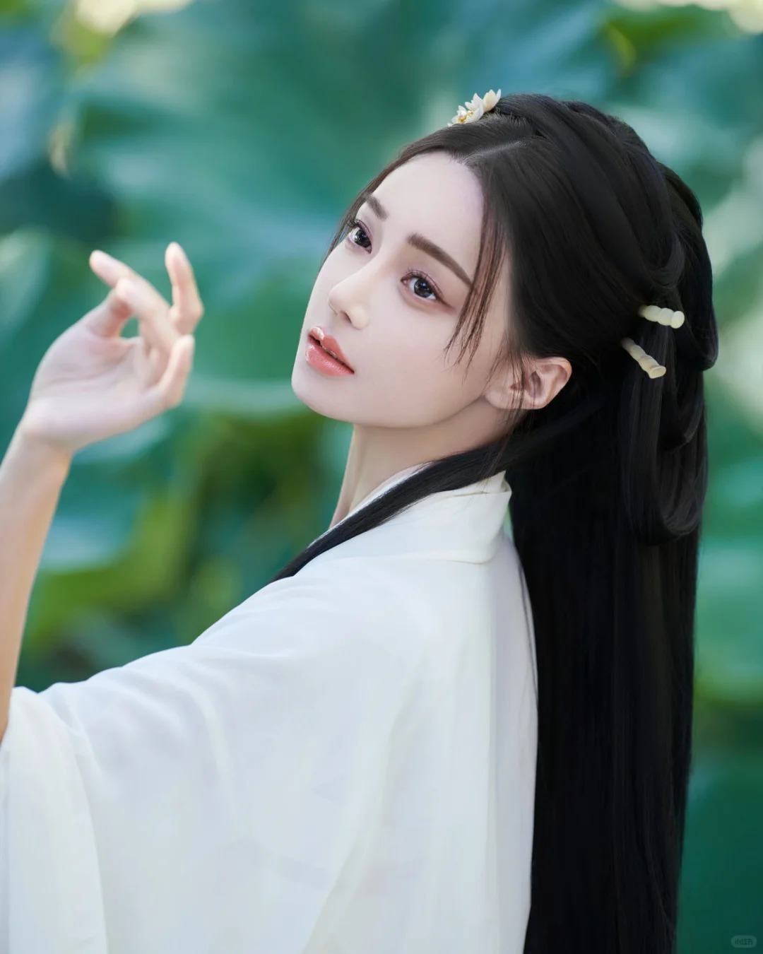 “小荷才漏尖尖角”🌿荷花汉服写真_1_阑梦古装摄影写真馆_来自小红书网页版.jpg