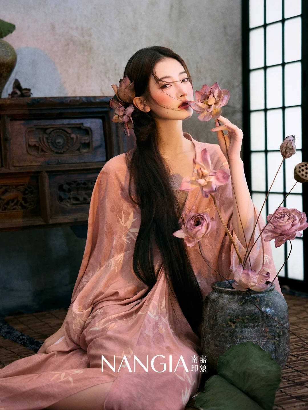 一池残荷，梦断秋水🪷古风少女感新中式写真_4_南嘉STUDIO_来自小红书网页版.jpg