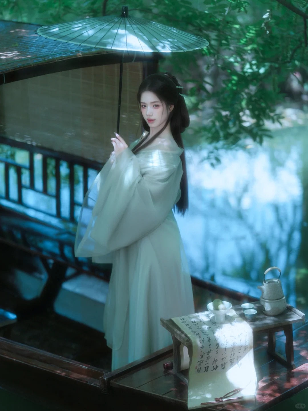 苏州清冷感汉服写真🍃在摇橹船拍出氛围感_4_苏州揽月丨写真馆_来自小红书网页版.jpg